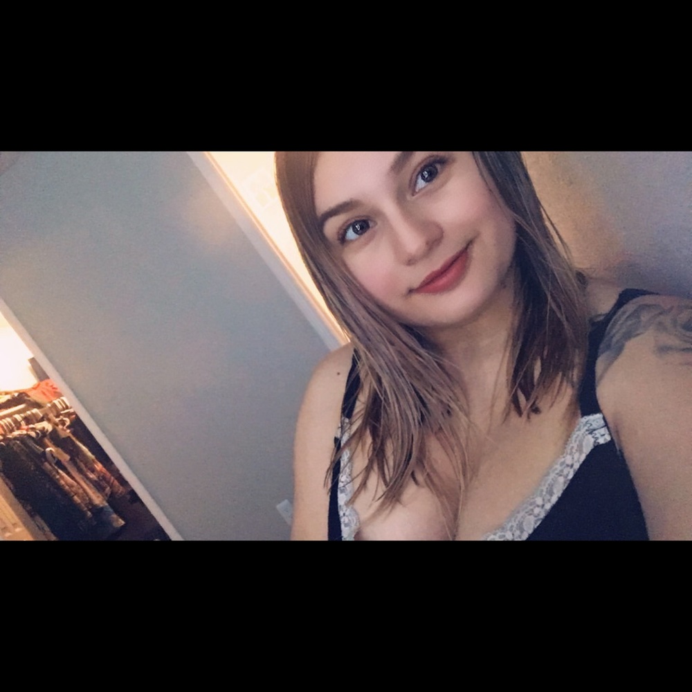 Meet your Posher, Cynthia